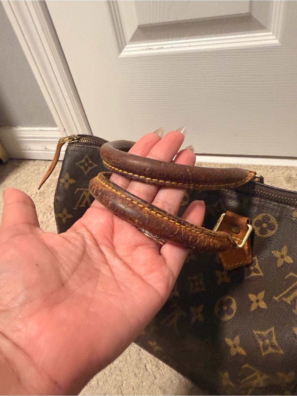 Authentic Louis Vuitton Brown Monogram Canvas Speedy 30 - Picture 5 of 10